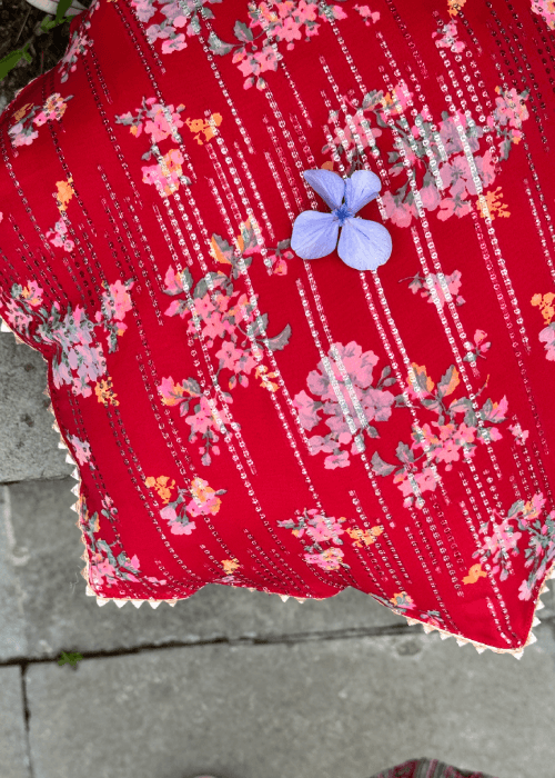 PhoolBagan, floral home furnishings, a brand dedicated to floral patterns 