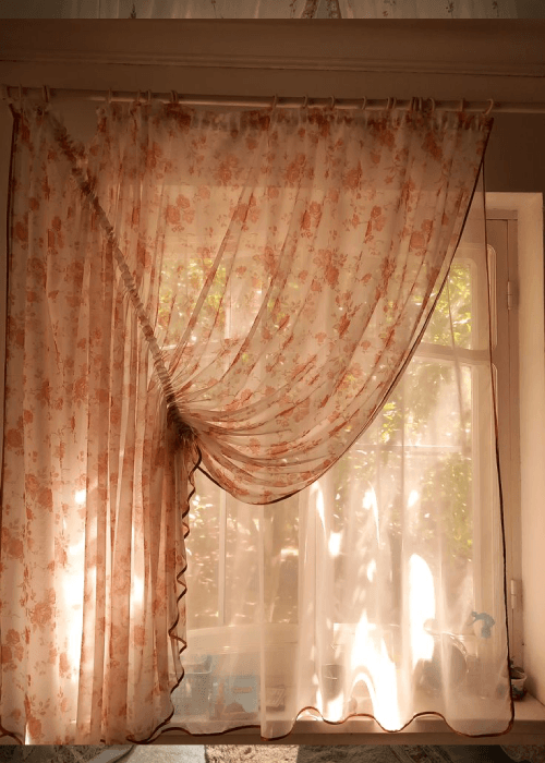 Floral motifs in home furnishings rising in popularity during spring and summer retail seasons